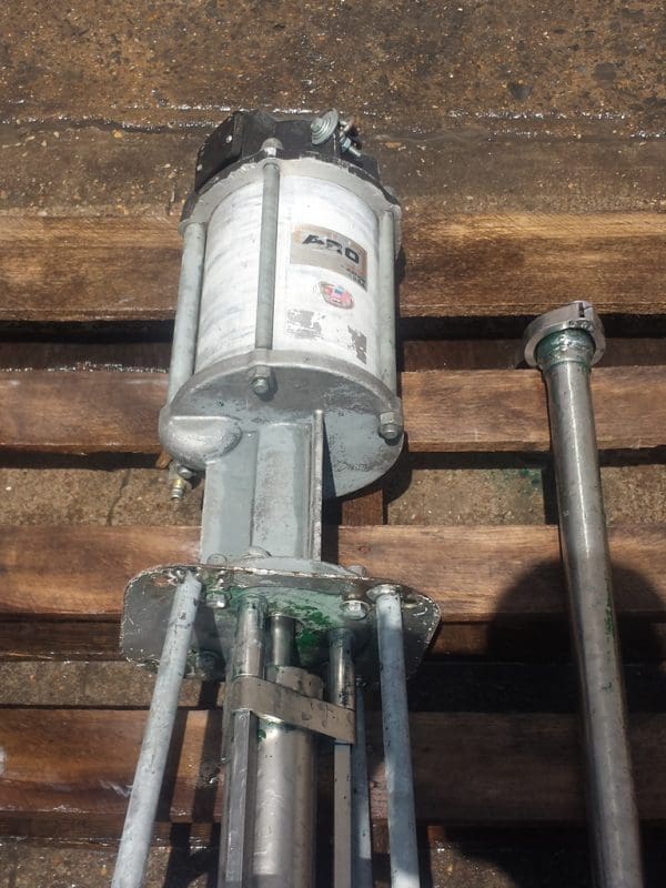 ARO PNEUMATIC PISTON PUMP