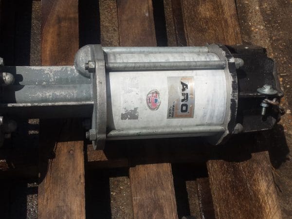 ARO PNEUMATIC PISTON PUMP