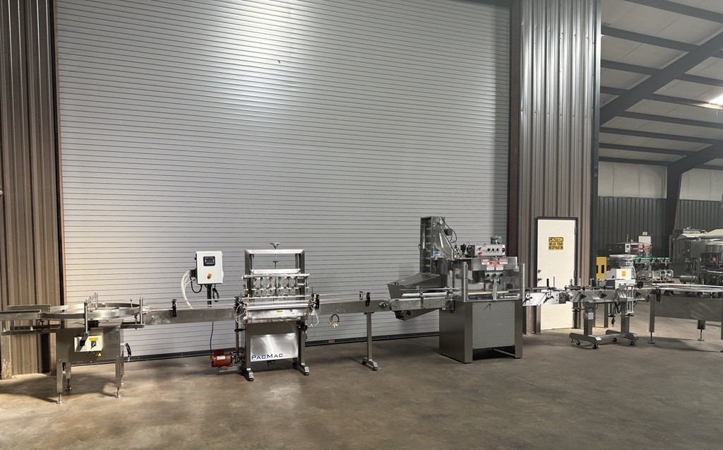 COMPLETE 8 VALVE LIQUID BOTTLE FILLING LINE