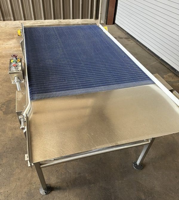 Conveyor 36in x 60in Stainless Bottle Feed Conveyor Accumulation Table, Serial #6987