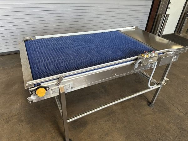 Conveyor 36in x 60in Stainless Bottle Feed Conveyor Accumulation Table, Serial #6987