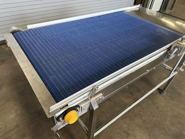 Conveyor 36in x 60in Stainless Bottle Feed Conveyor Accumulation Table, Serial #6987