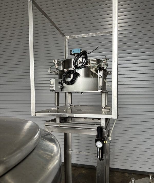 Federal 18 Valve Filler with 5 Head Snap Cap capper, Serial #834291