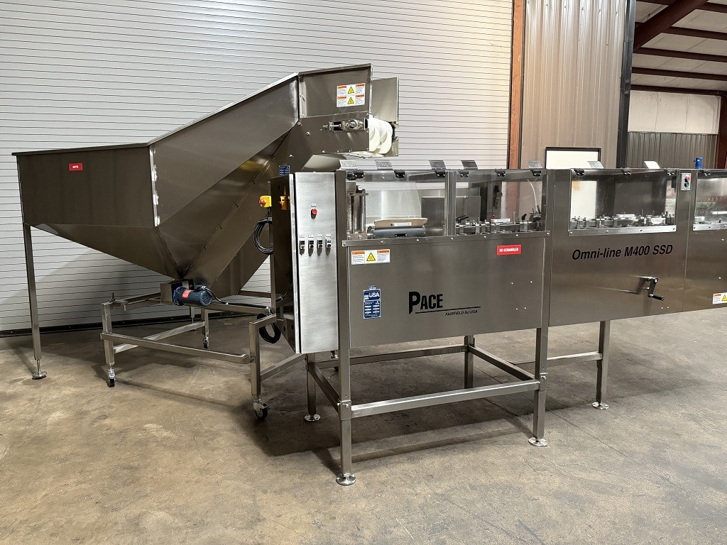 PACE M400 SSD AUTOMATIC EMPTY BOTTLE UNSCRAMBLER WITH BOTTLE FEEDER