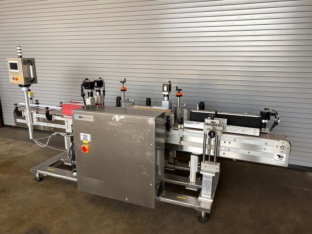 WS AUTOMATION SQUARE BOTTLE PRESSURE SENSITIVE WRAP LABELER