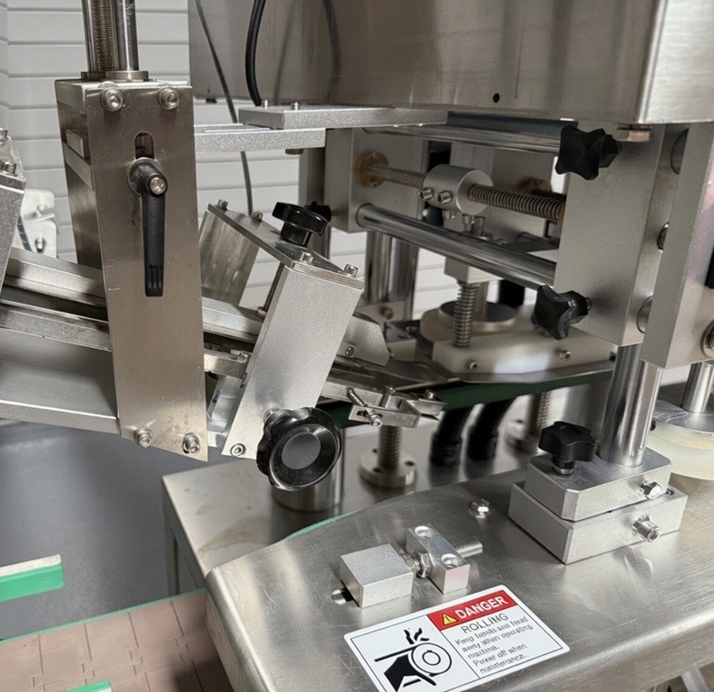 6 Quill Automatic Inline Bottle Capper with Waterfall Elevator Sorter
