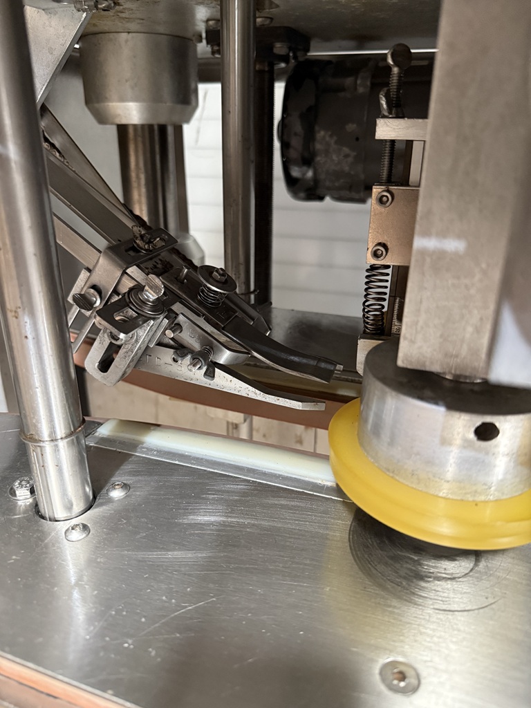 Kaps All 6 Quill Automatic Inline Bottle Capper